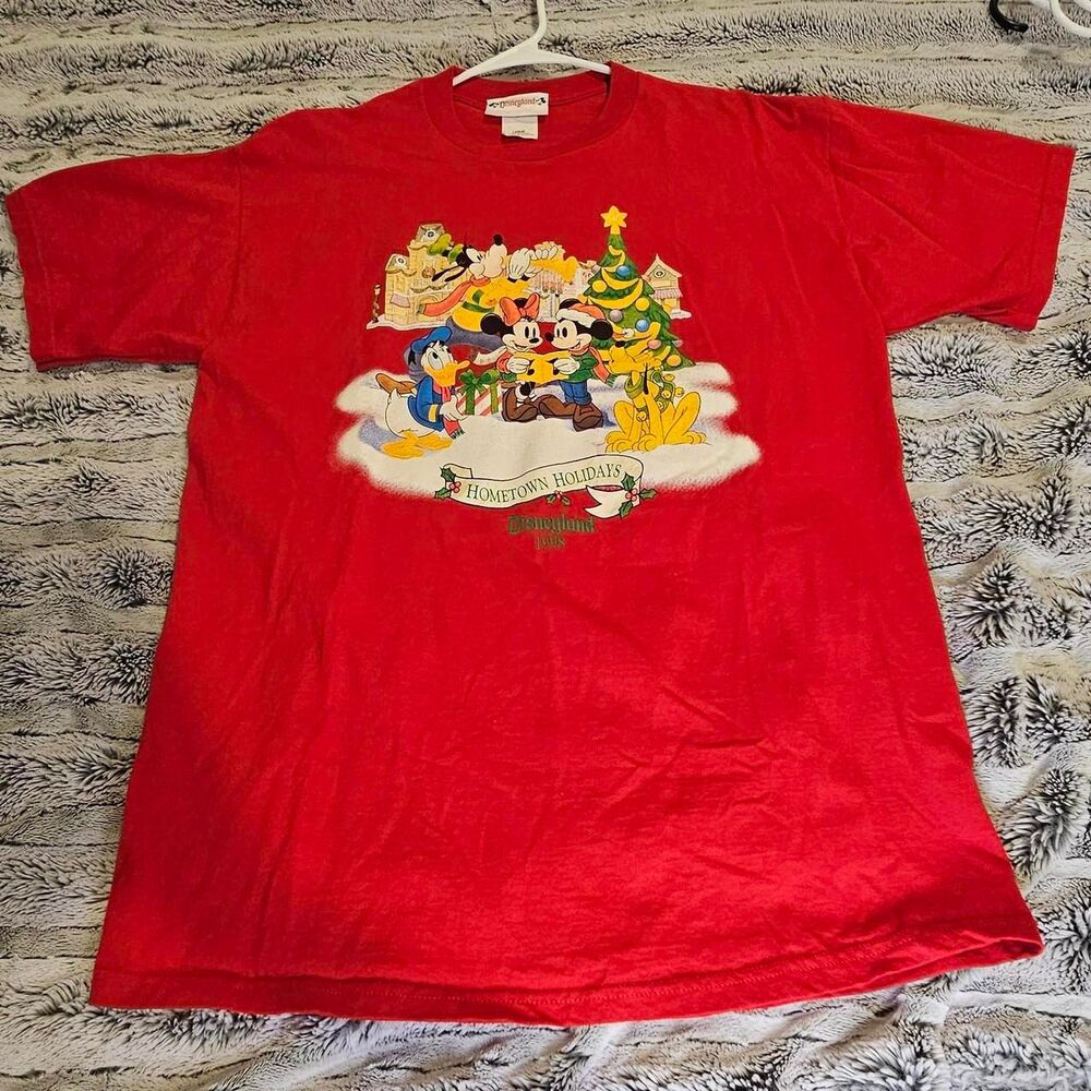 Disney Men's Red T-shirt